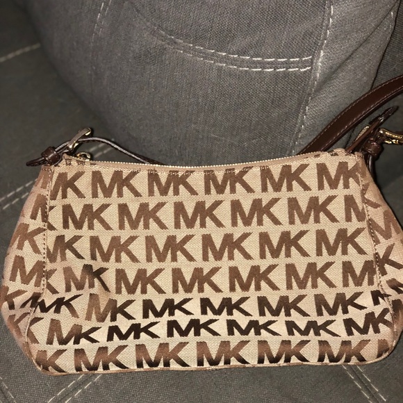 Micheal Kors shoulder purse - Picture 5 of 5
